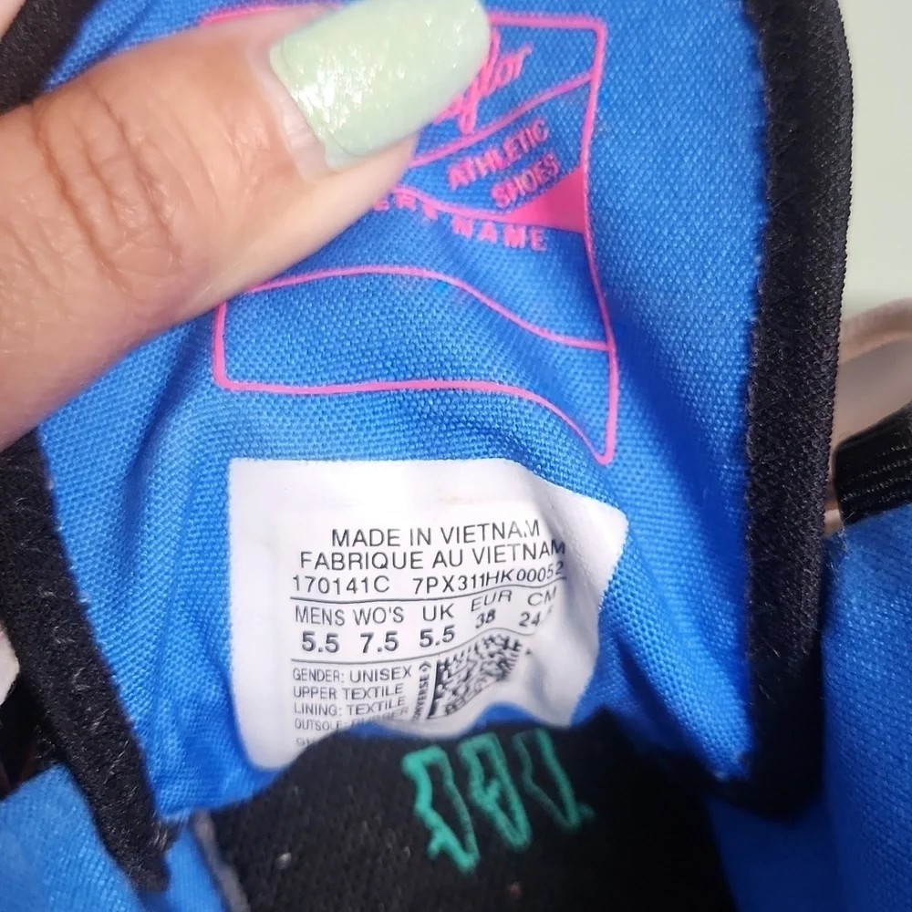 Chuck Taylor 70 Trail Hi-Top Sneakers - Picture 9 of 9